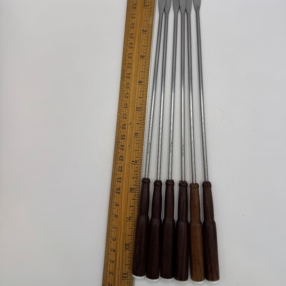 Oneida Stainless Steel Teak Wood Handled Fondue Forks with Gaming Dice Numerals. - Picture 5 of 7